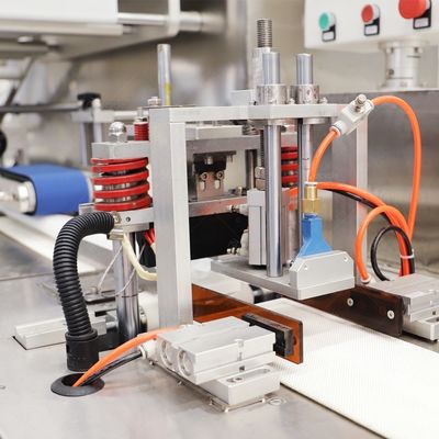 Customized CE Approved Canister Wet Wipes Production Machine Baby Wet Tissue Making Equipment