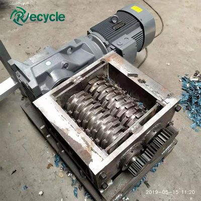 Environment-friendly Mini Shredding Machine for Wood Clothes Plastic Paper Recycling