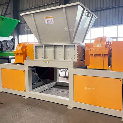 Customized Metal Plastic Tyre Shredder for Client's Requirements and Wood Pallet