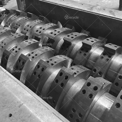 Two Shaft Shredder For Whole Car Metal Scrap Shredding Machine With Customized Voltage
